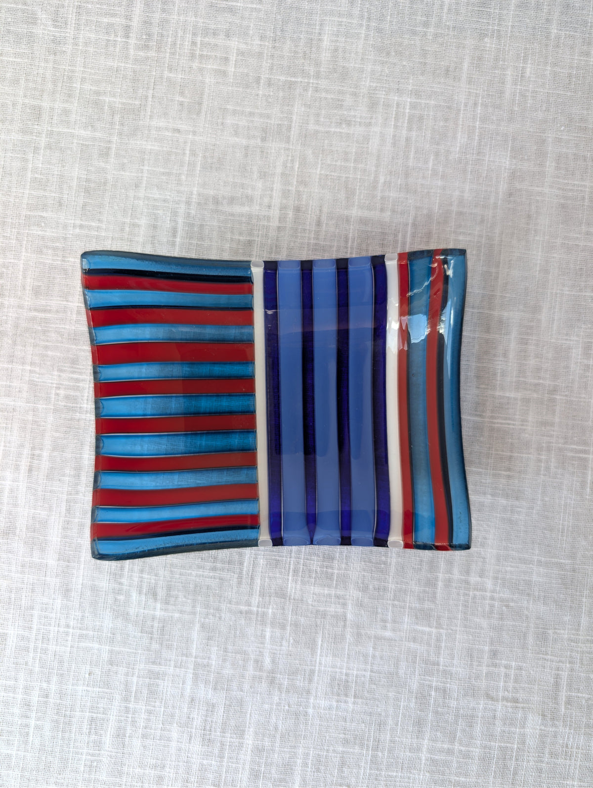 Ake Rodmek, Horizontal Bowl in Striped Art Glass, photograph 3
