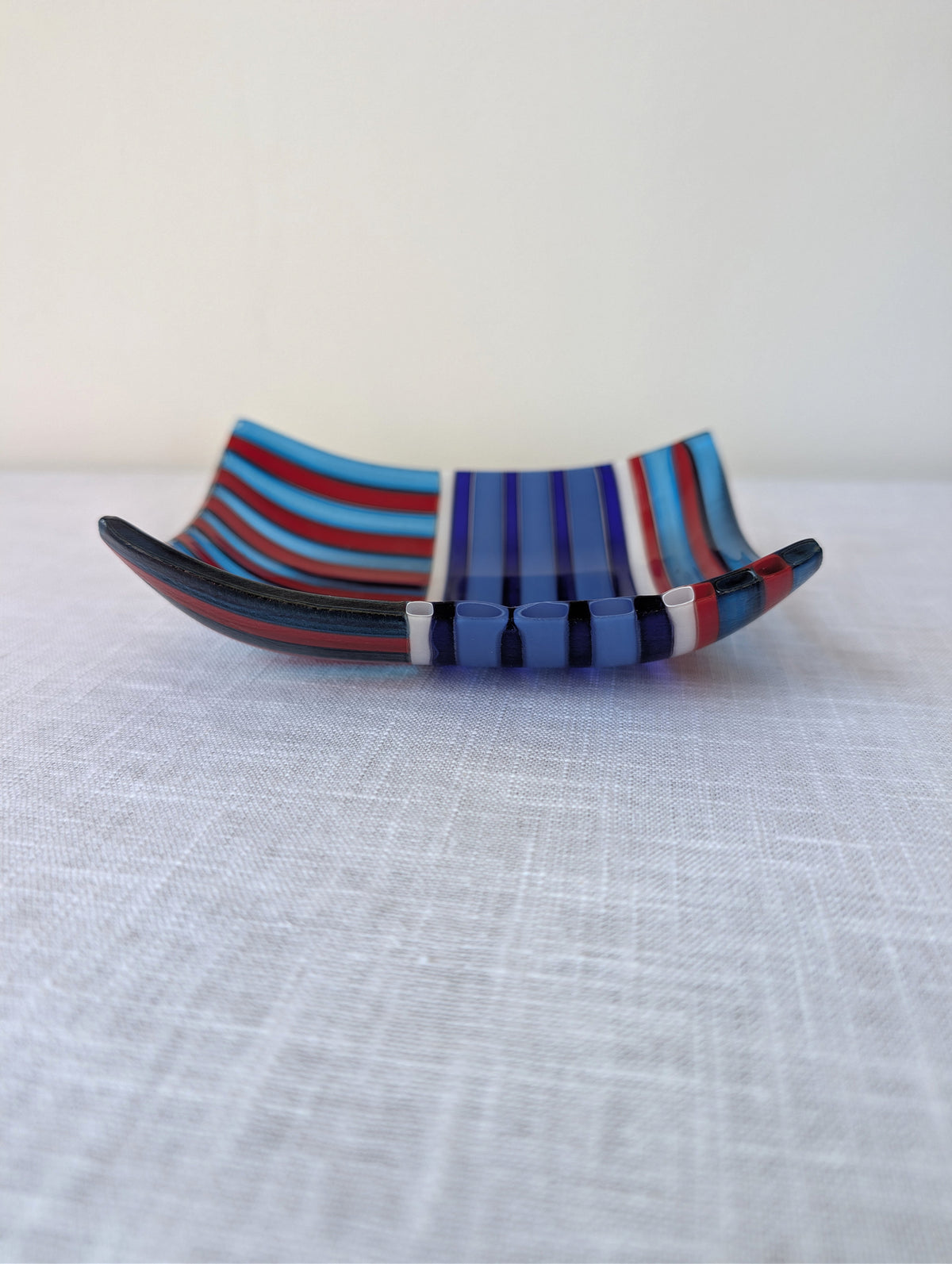 Ake Rodmek, Horizontal Bowl in Striped Art Glass, photograph 6