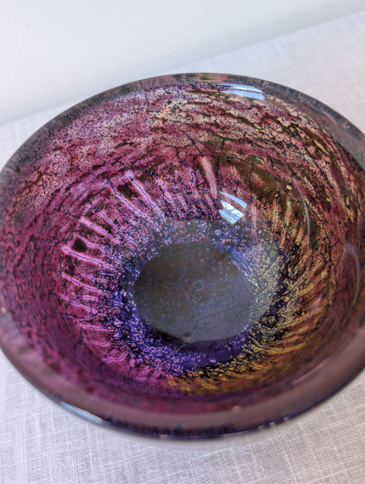 Göran Wärff for Kosta Boda, Plum-Purple Art Glass Bowl, photograph 3