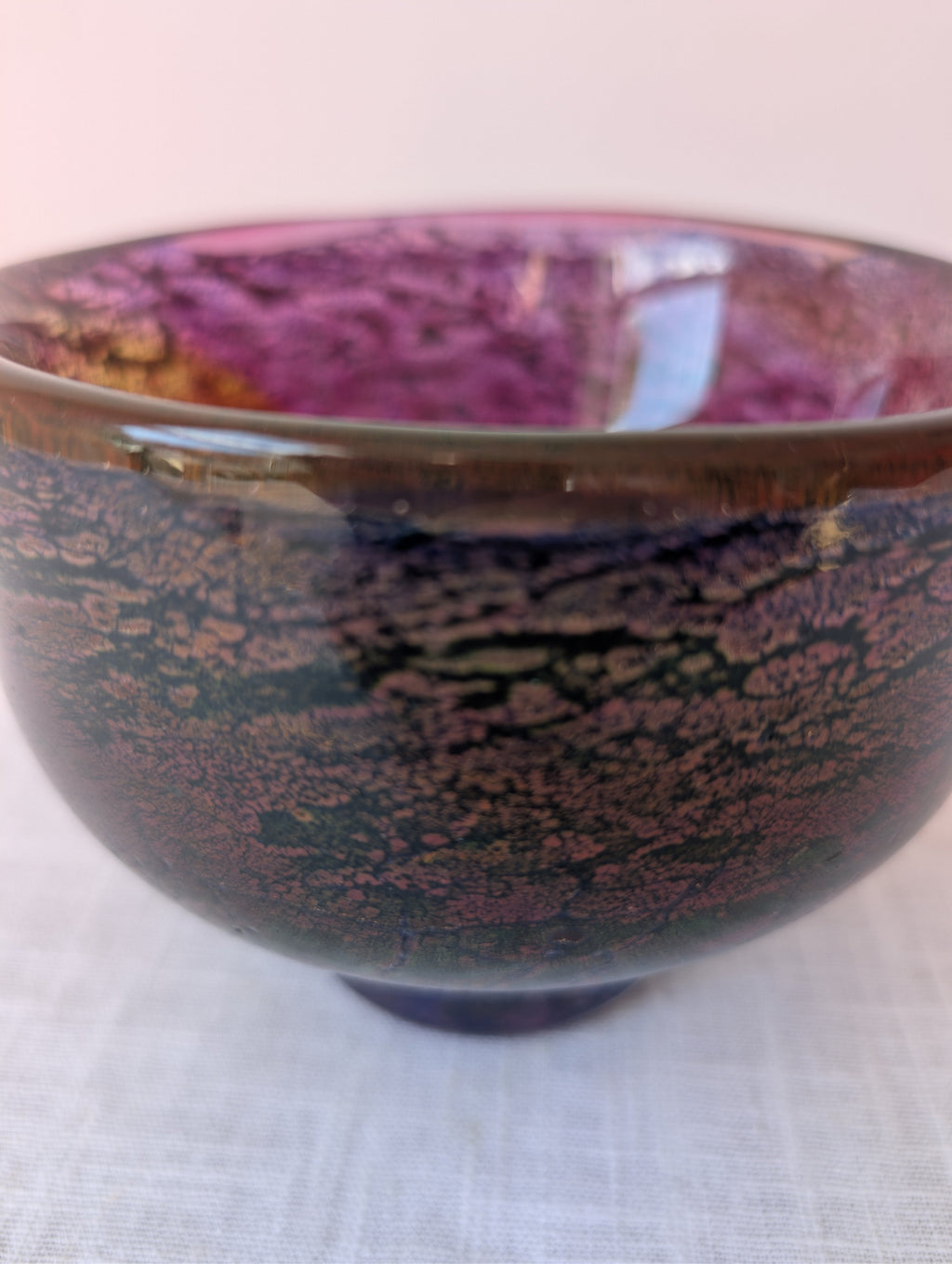 Göran Wärff for Kosta Boda, Plum-Purple Art Glass Bowl, photograph 5