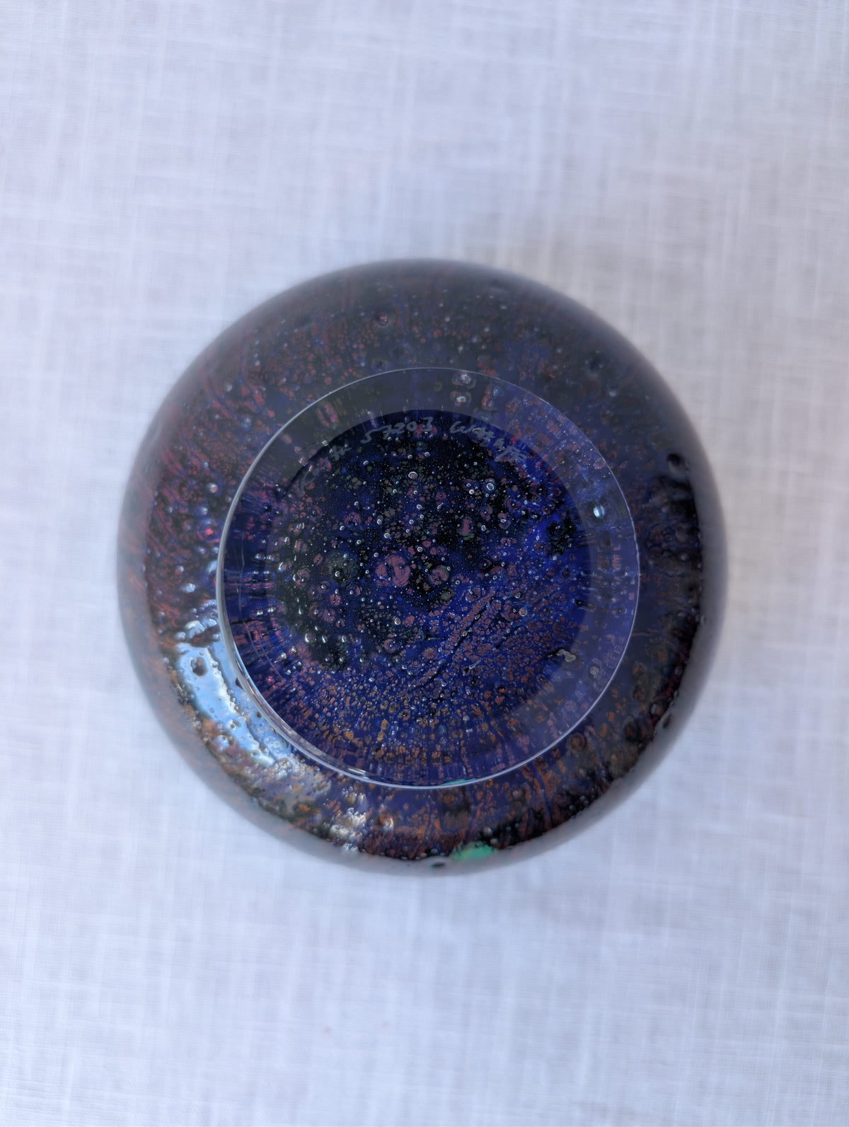 Göran Wärff for Kosta Boda, Plum-Purple Art Glass Bowl, photograph 9